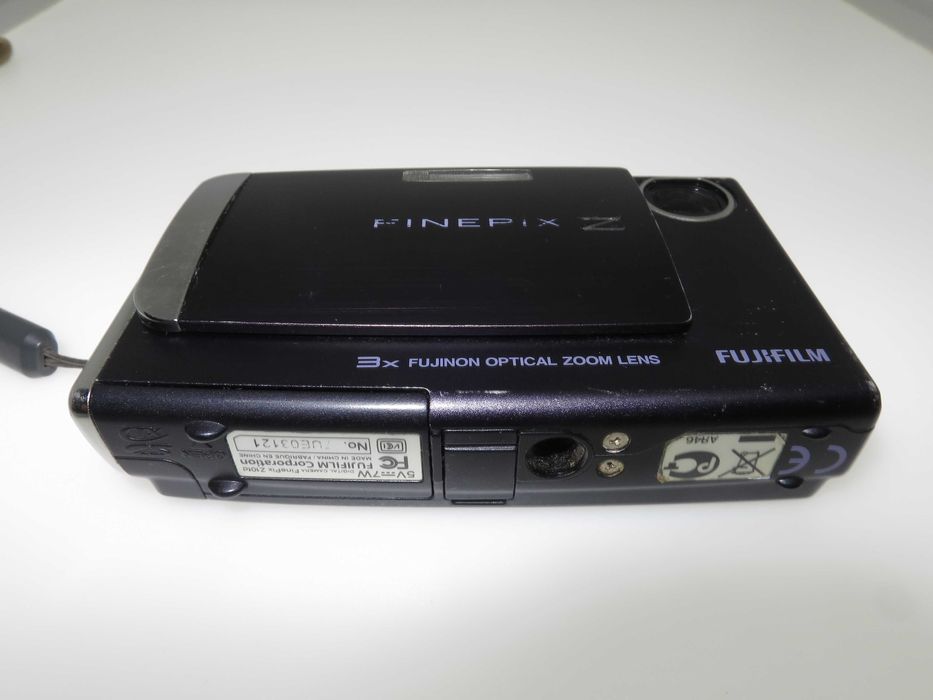 Fujifilm FinePix Z10fd страхотен лилав компактен фотоапарат, комплект
