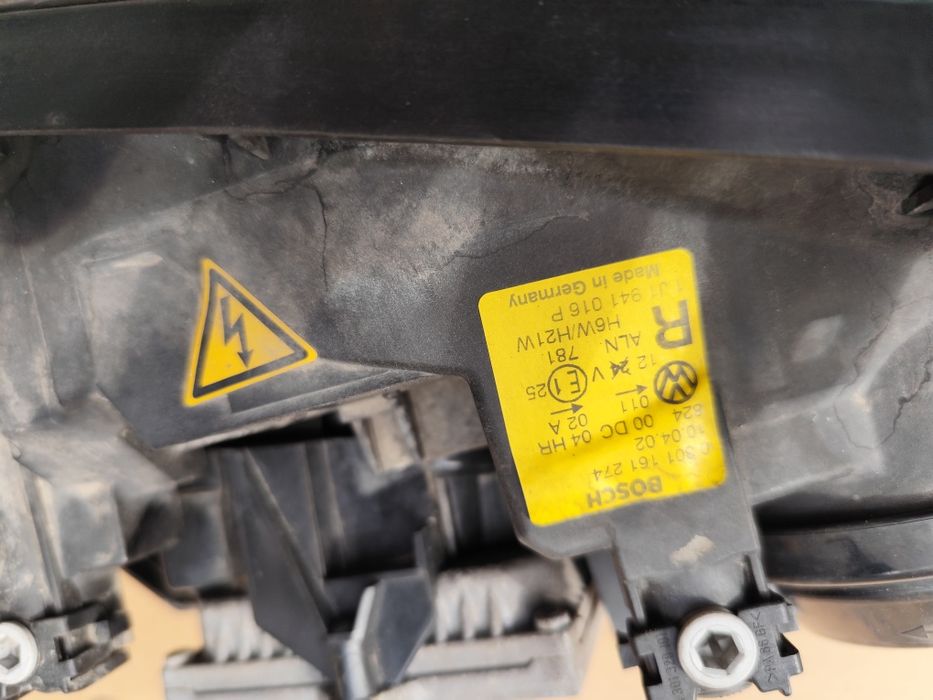 Фарове Golf 4 BOSCH R32 оригинален ксенон.