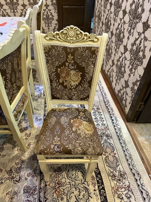 Mexmonxona uchun Stol Stul sotiladi