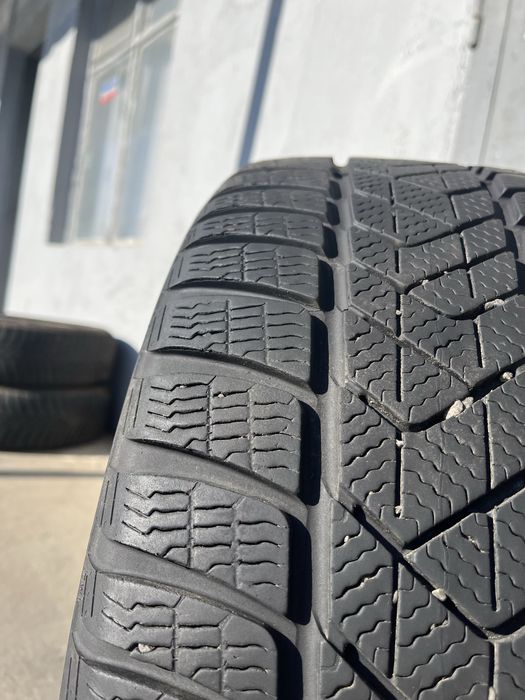 2 бр. зимни гуми 225/45/17 Pirelli DOT 3218 6 mm