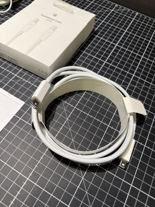 Cablu Apple Thunderbolt 2m A1410