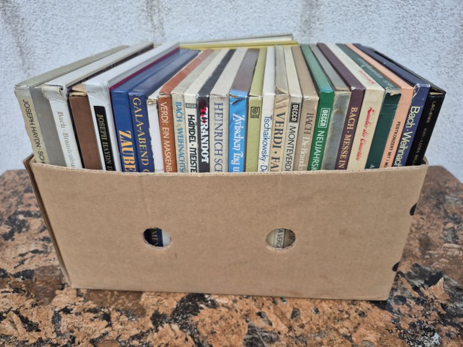 Vând lot 200LP Discuri Vinil cu muzică clasica mixta  pentru pick-up