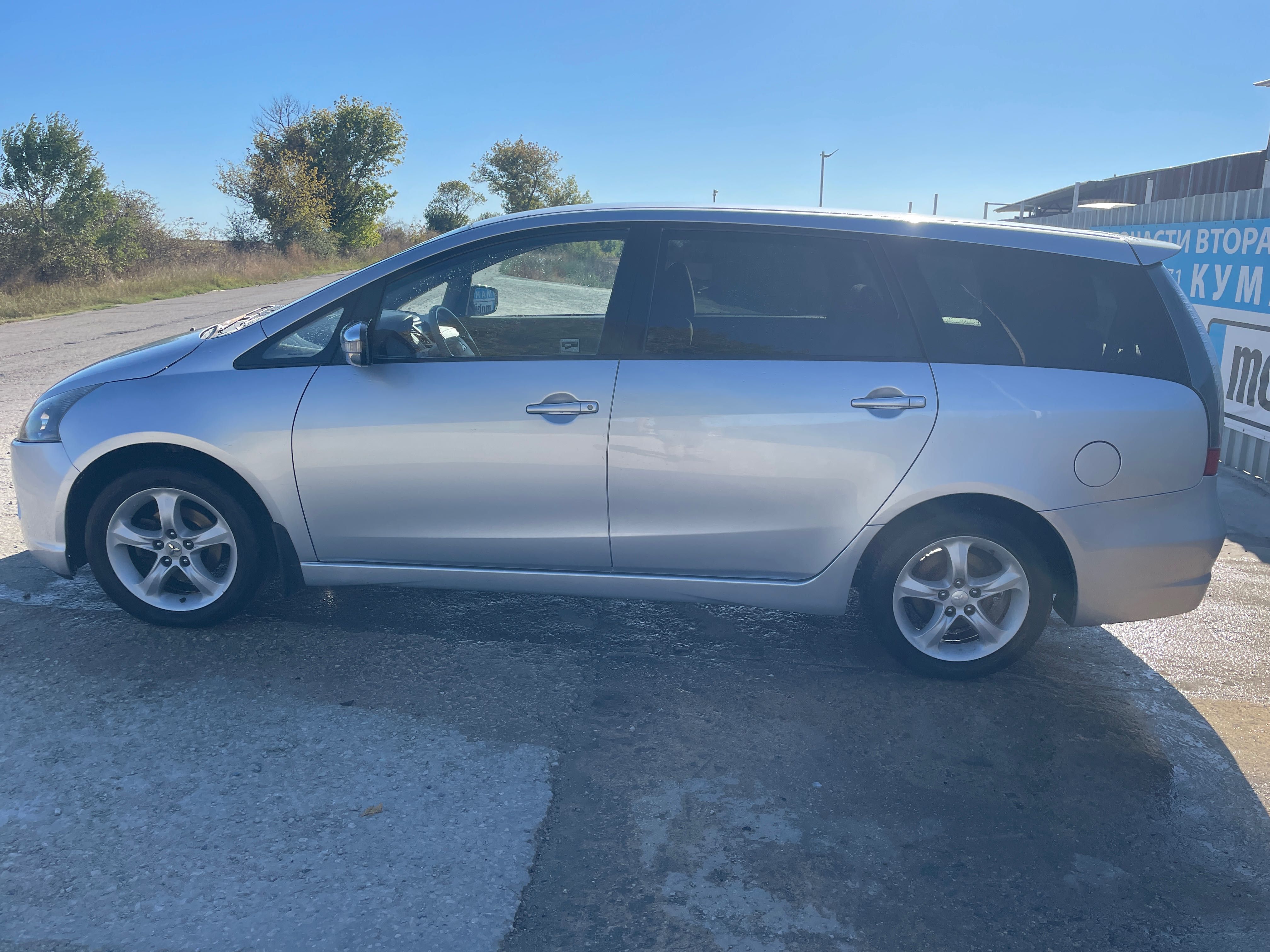 Mitsubishi Grandis 2.4 MIVEC, 165 кс., автоматик, 6 местен, 2 ключа