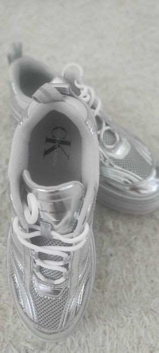 сникърси Cаlvin CKein 38 120 лв.