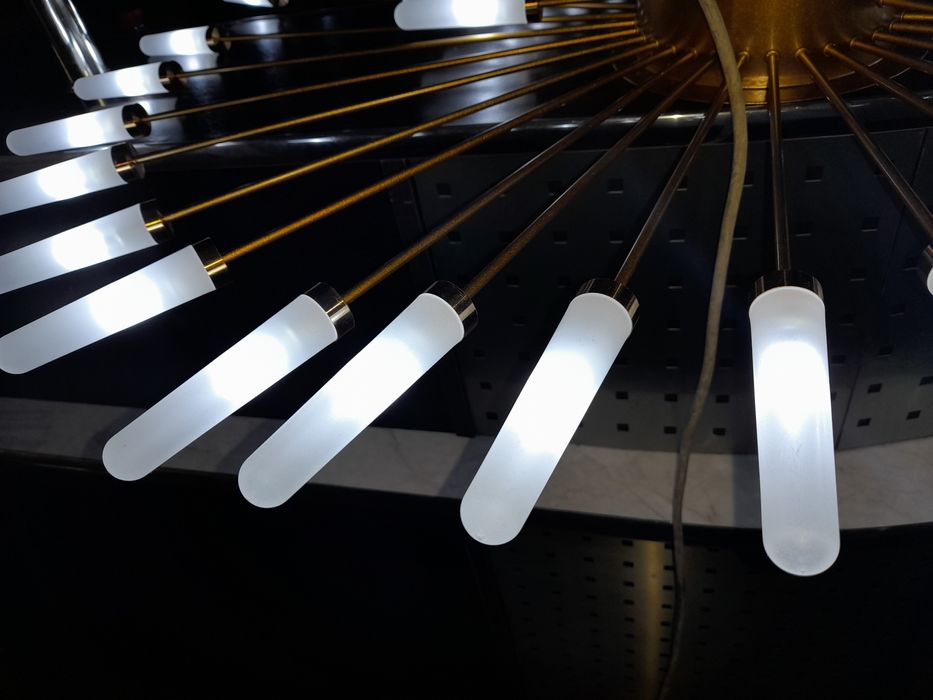 Vând candelabru nou