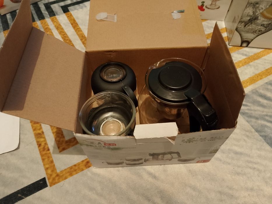 Кастрюля и посуда