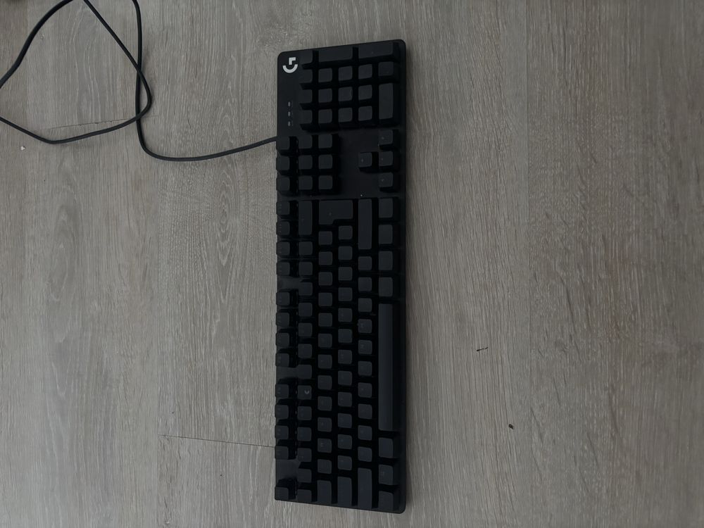 vand tastatura mecanica si mouse gaming