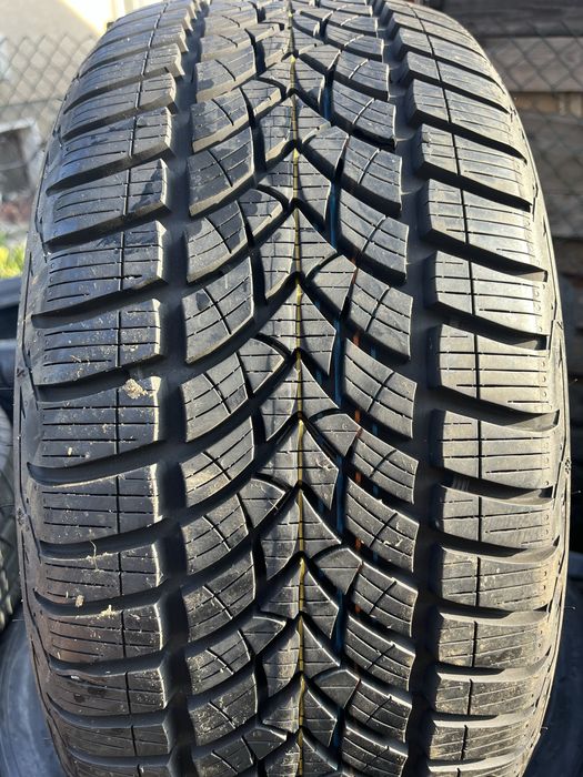 4бр Зимни гуми 225/45/17 Esa Tecar   НОВИ