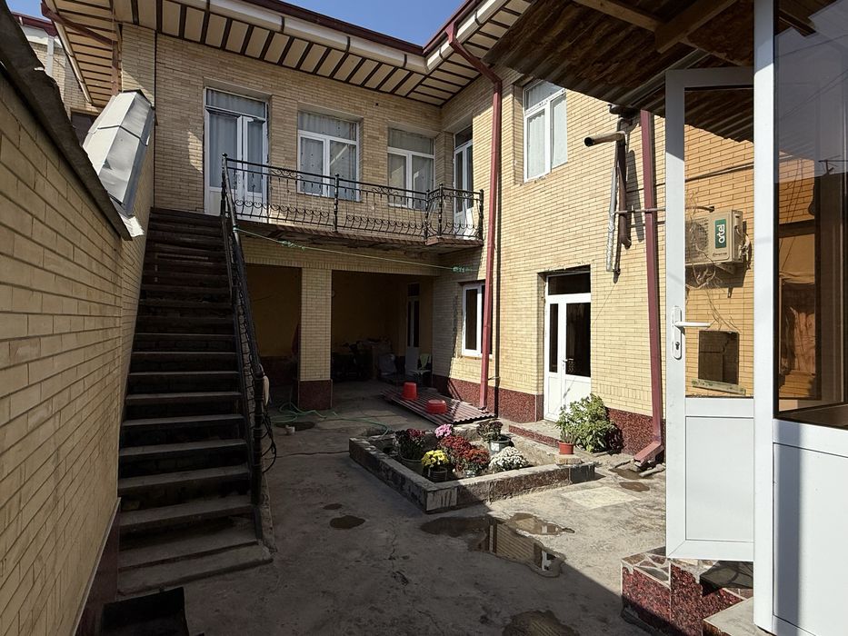 Продаётся дом в центре города срочно