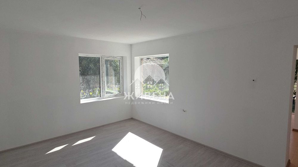 Продавам реновирана къща в с.Червенци, обл. Варна