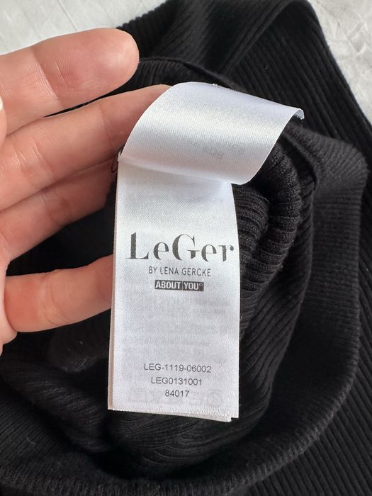 Fusta neagra midi Leger