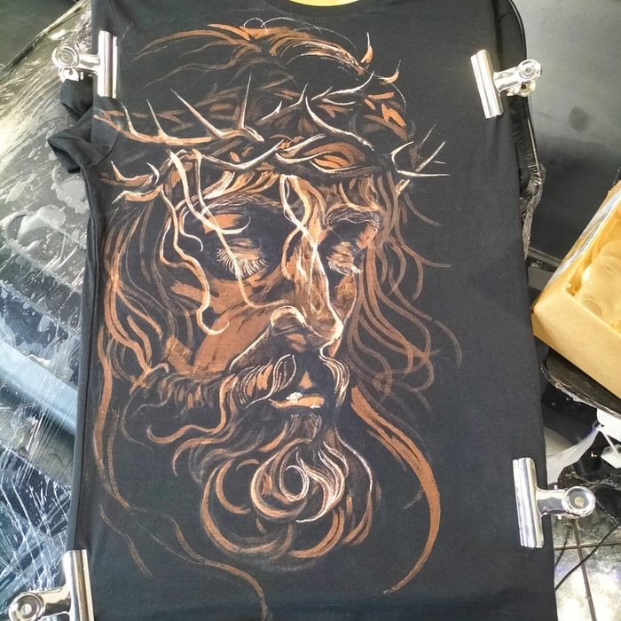 Ръчно рисувани тениски