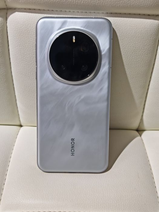 Honor Magic 7 Pro impecabil