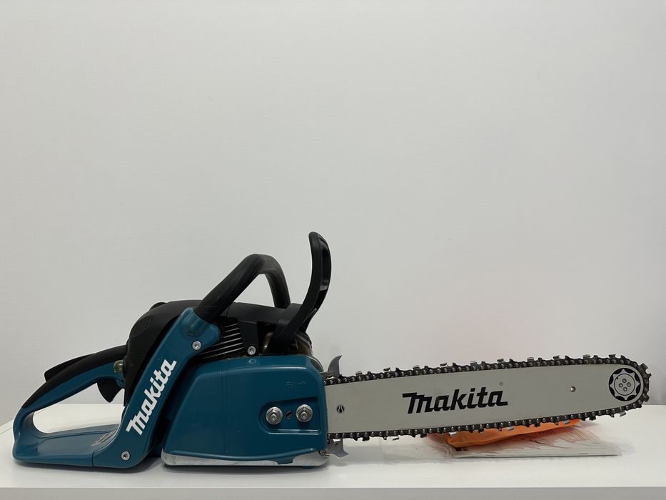 Новая Пила цепная бензиновая MAKITA