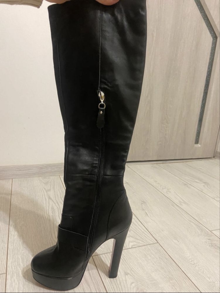 Cizme Christian Louboutin