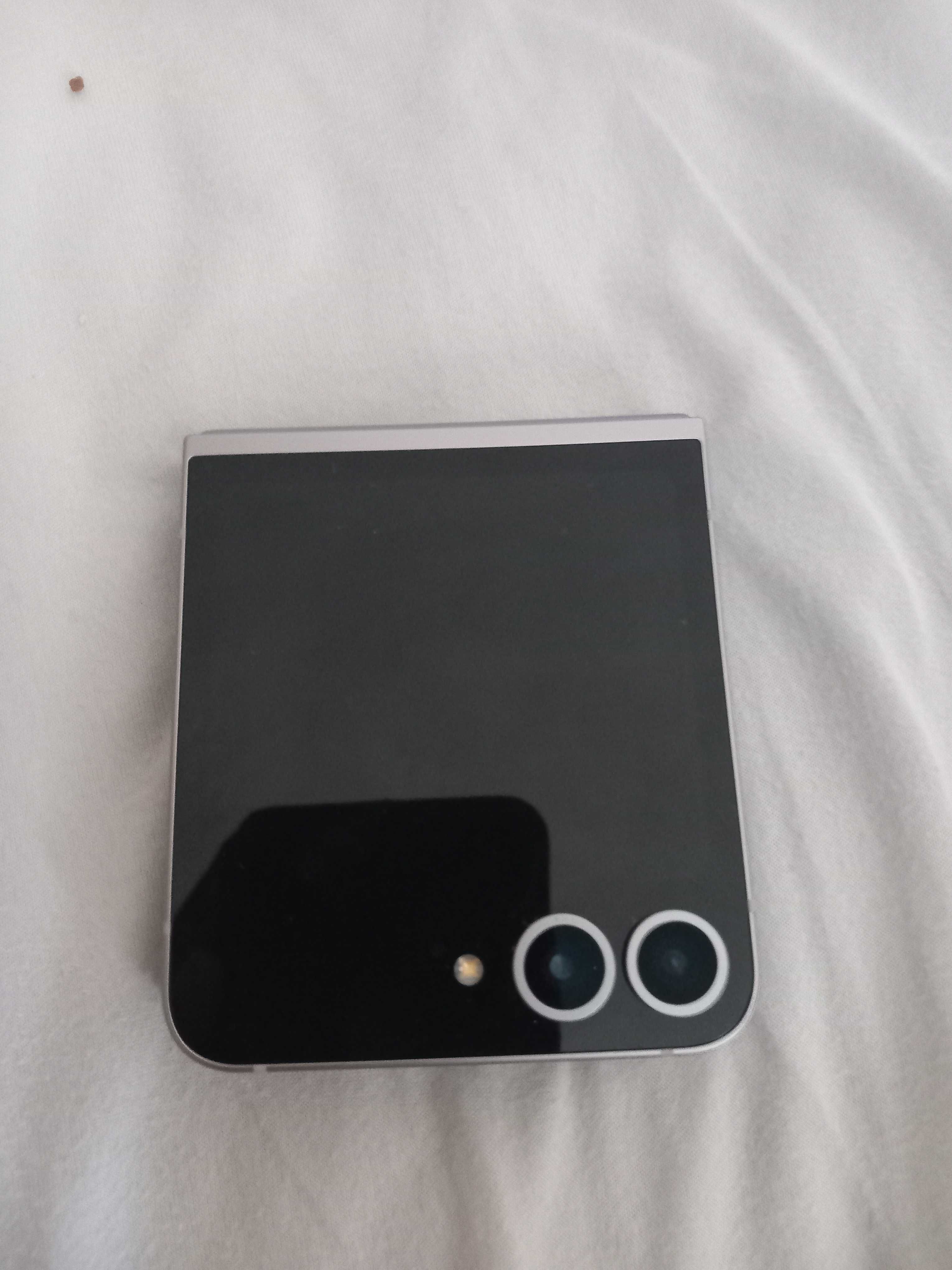 Samsung galaxy flip 6