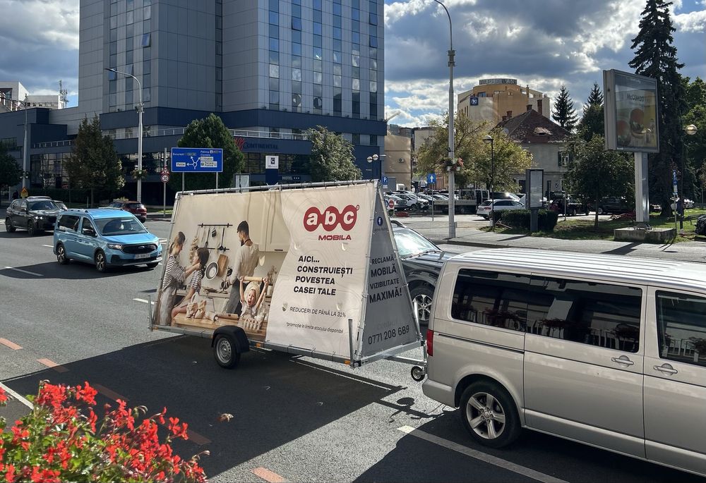 Remorci publicitare noi XXL - 27 m2 de banner