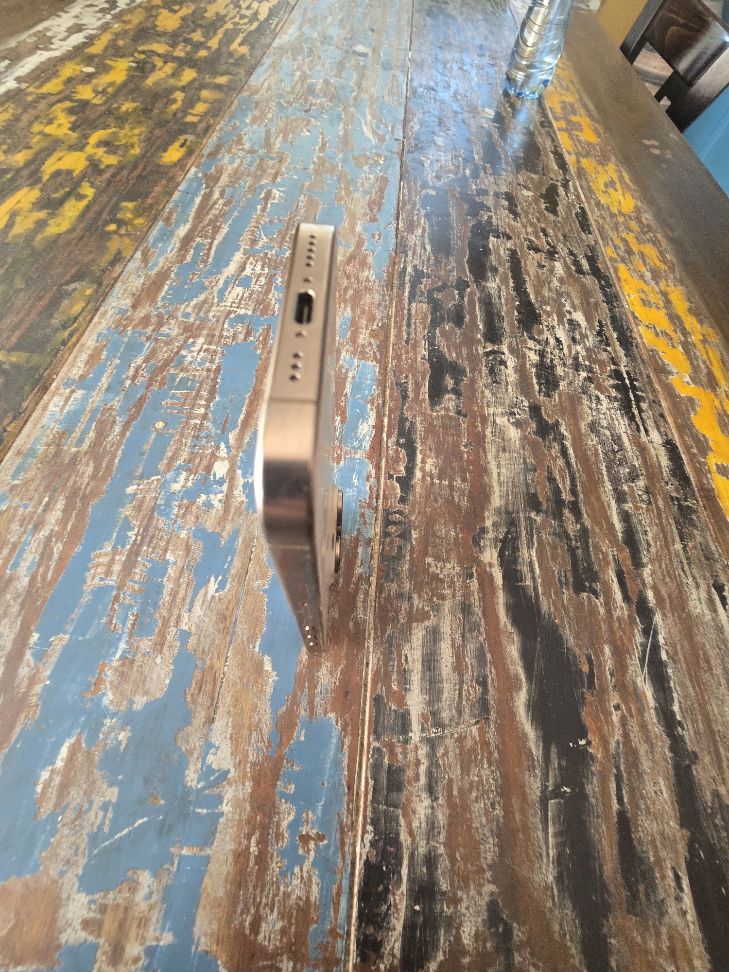 Продавам Iphone 16 pro 256GB