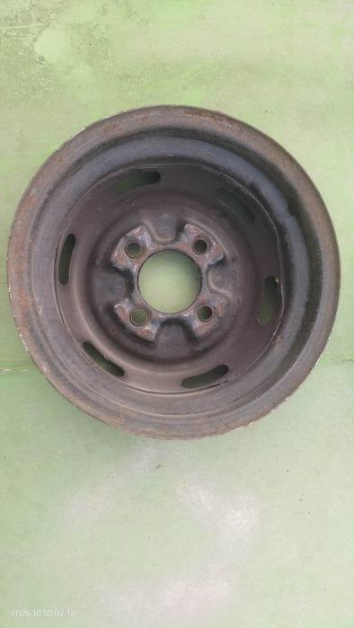 Дамас диска сотилади