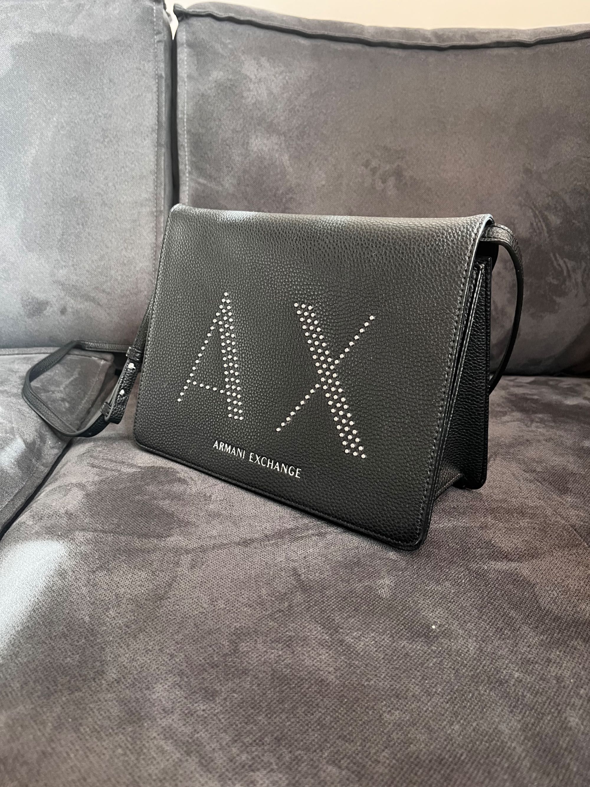 Страхотна кожена чанта с дълга дръжка Armani Exchange