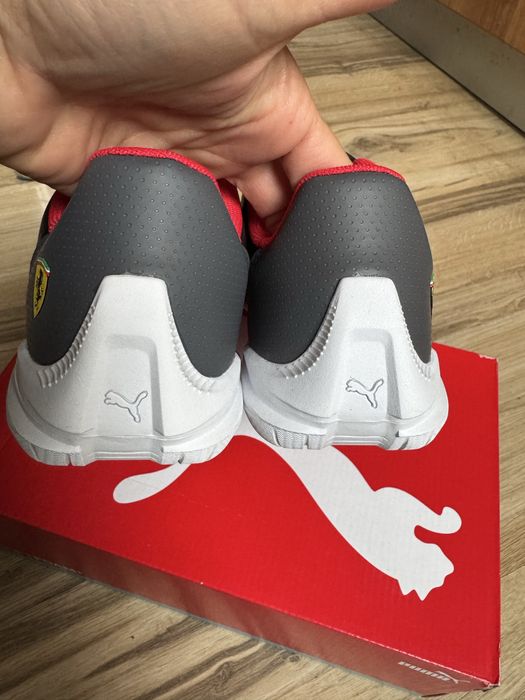 Оригинални маратонки PUMA Ferrari Drift Cat Decima! 40,5 н