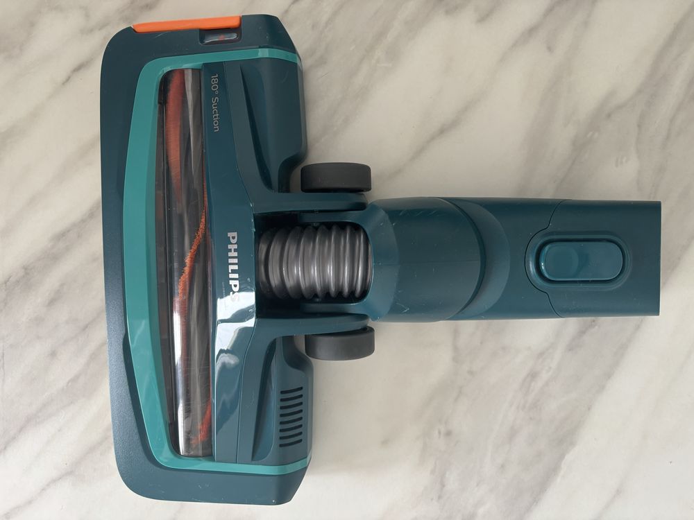 Вертикална прахосмукачка Philips FC6725/01, 21.6V, LED, В гаранция