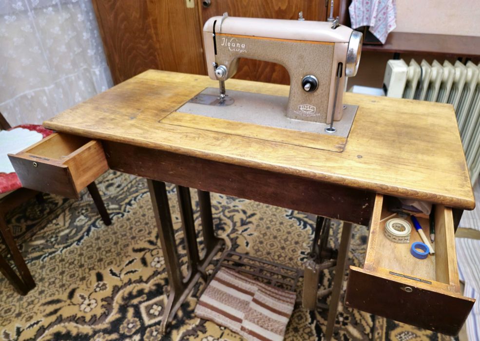 Colecție Mașini de Cusut Vechi – Singer, Mercedes, Ileana, Nicoleta