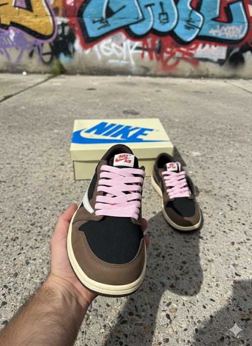 Adidasi Nike Jordan 1 Low Travis Scott - Marimi 36-45 - Produs Premium