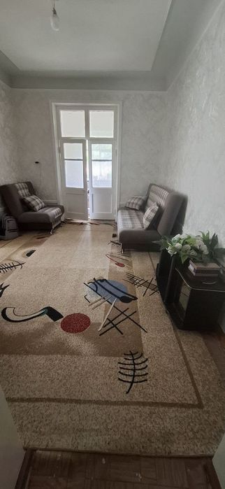 3 xonali hovlisi bor kvartira arendaga beriladi