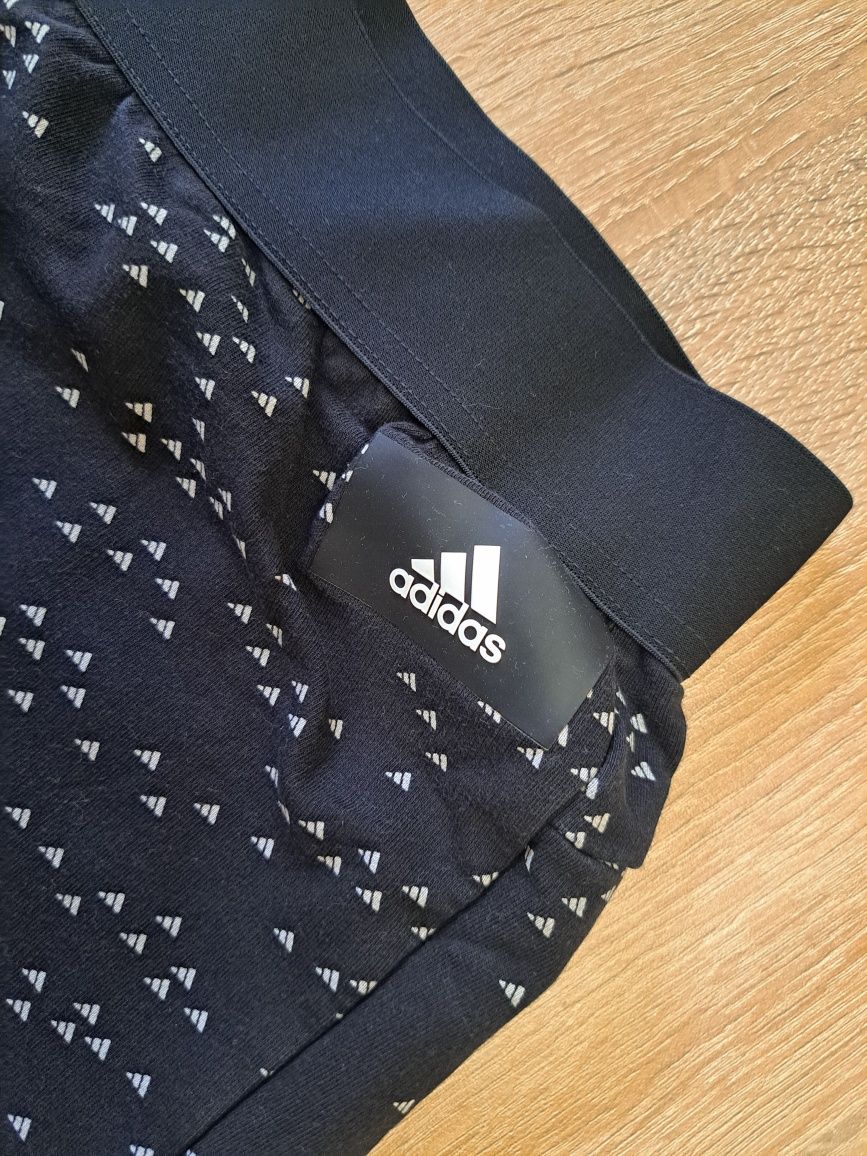 Къси панталонки"ADIDAS",в черно