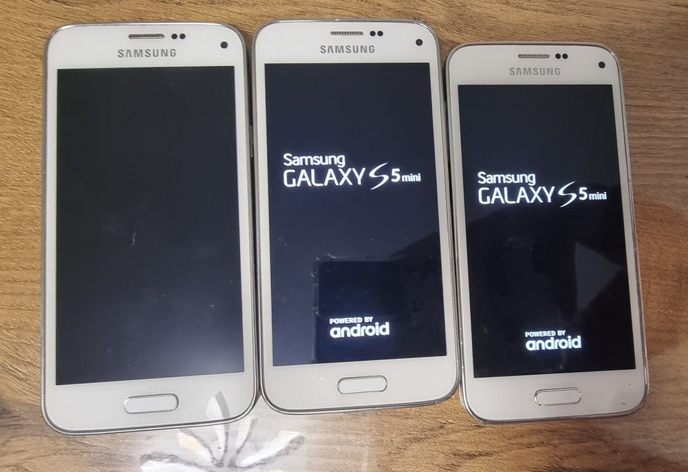 Телефон Samsung S5 mini