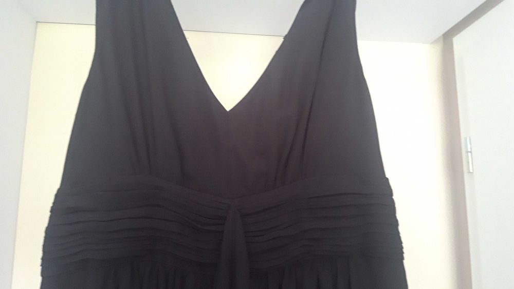 Официална черна рокля