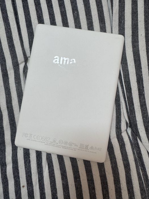 Kindle, 8th, 4GB, WI-Fi