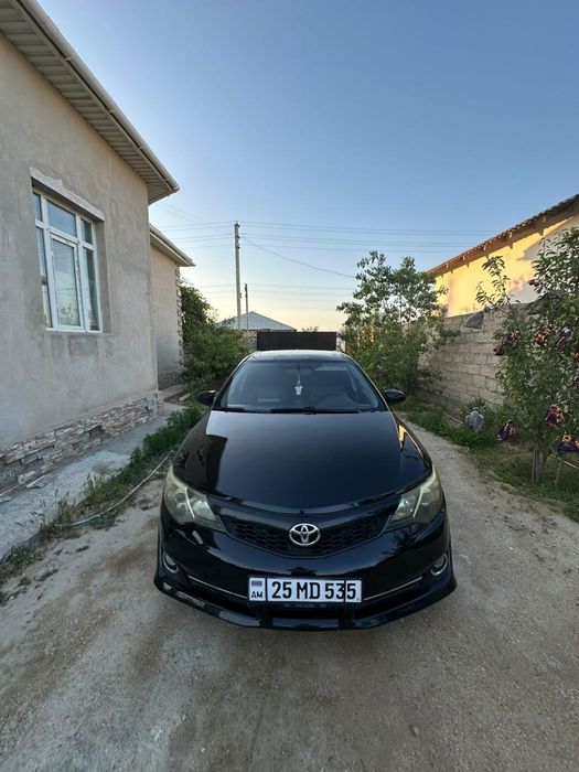Toyota Camry 2013 года