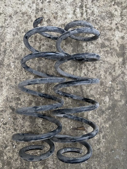 Комплект пружини от Голф 5 1.9 тди