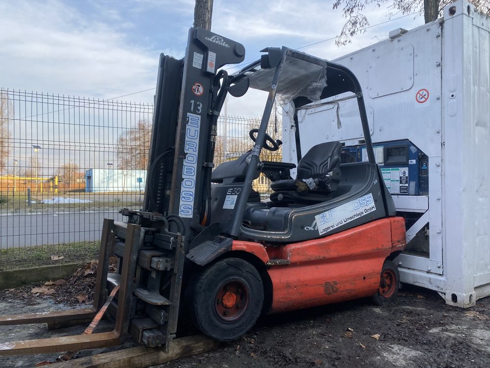 Dezmembrez  stivuitor electric Linde E30-02