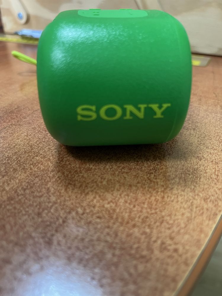 Портативна колонка Sony srs-xb01