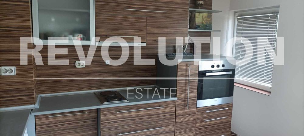 Дава се под наем Тристаен апартамент в Пловдив, Кършияка - 100 кв.м за 600 € - Снимка #3