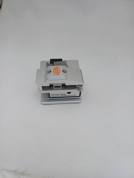 Скалыватель оптических кабелей