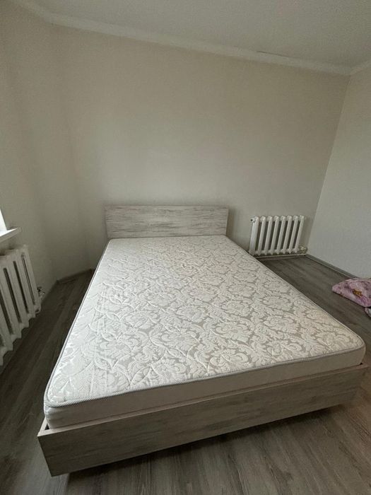 Продам спальный гарнитур