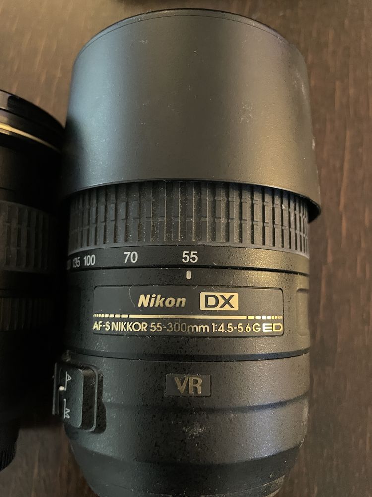 Vand aparat foto Nikon D5300 cu 5 obiective