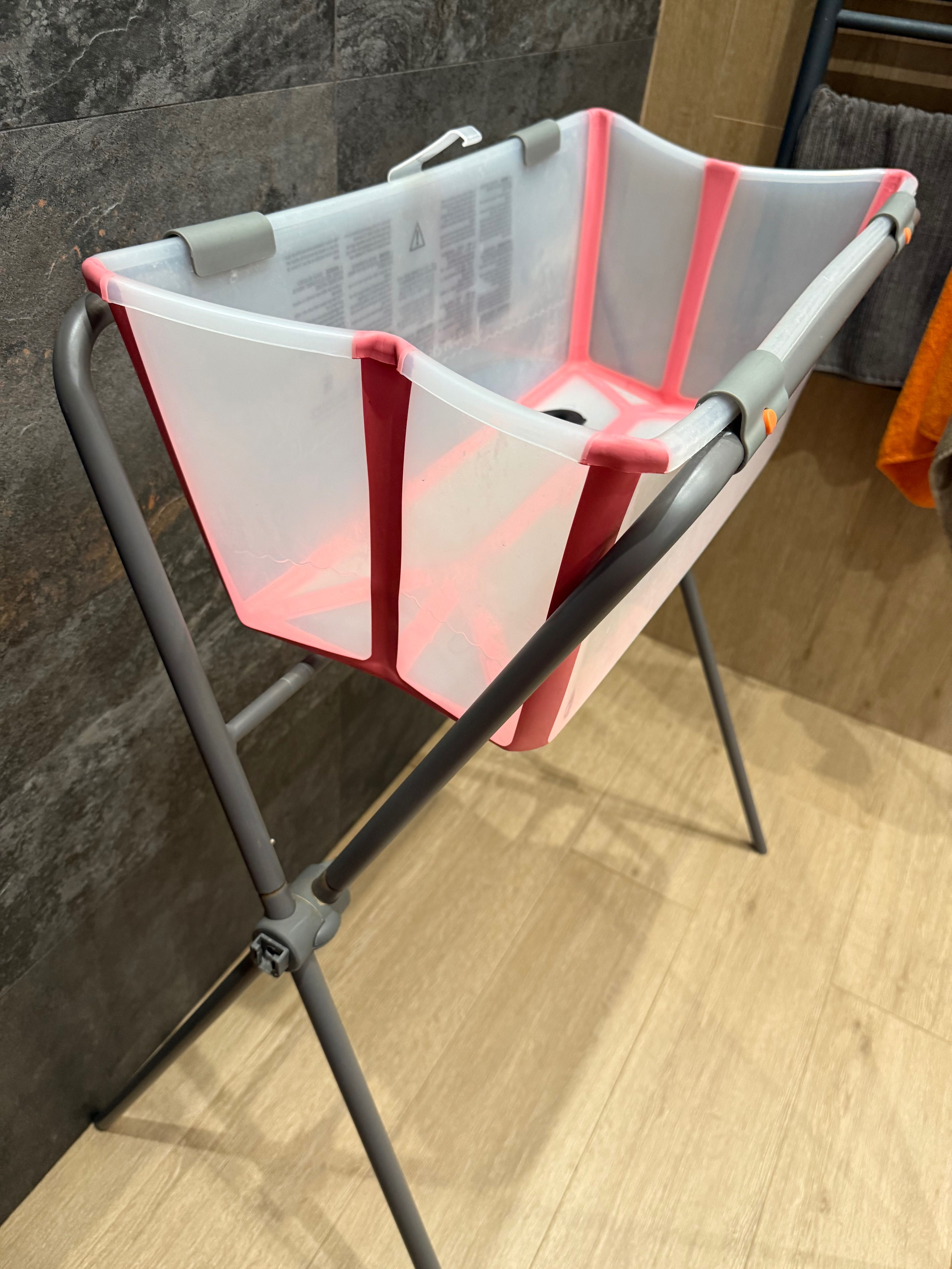 Вана със стойка Stokke