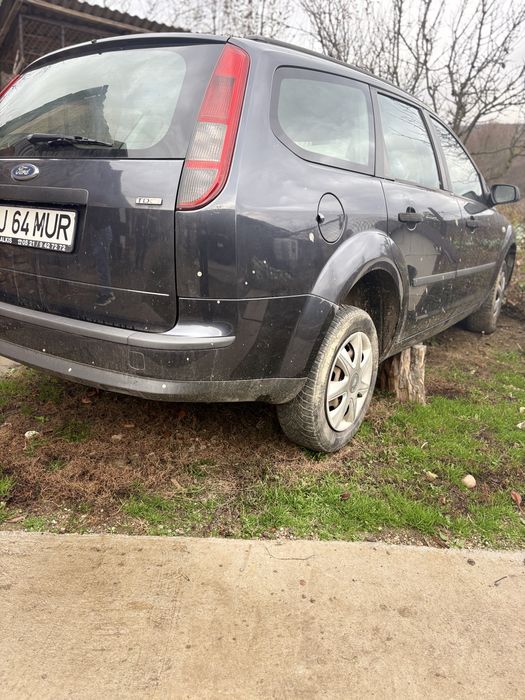 Vand masina pentru piese de schimb ,motor defect !