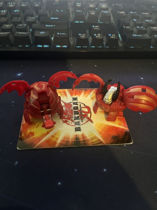 Bakugan rare pyrus tuskor ,pyrus gargonoid