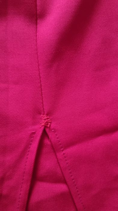 Rochie roșie   .