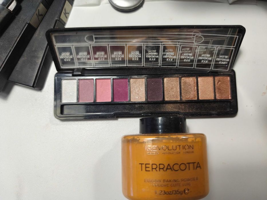 Палитри за грим . Лична употреба