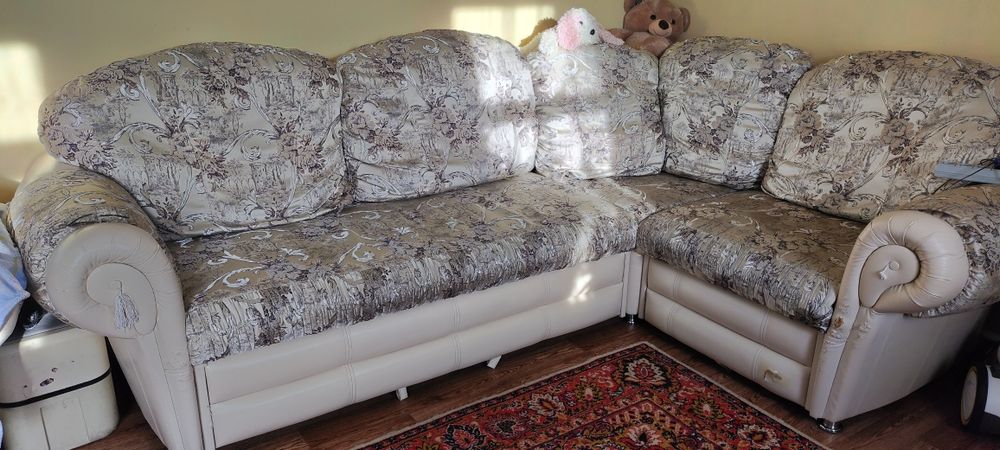 Продам диван с креслом