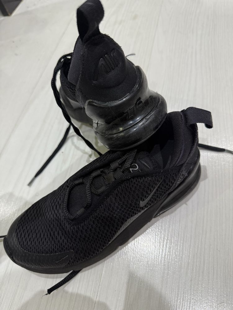 Nike 270 air max