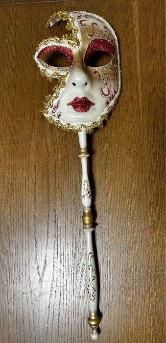 Карнавальная маска