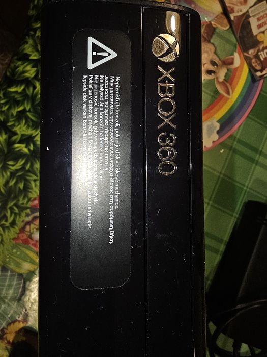 Vând XBOX 360 utilizat stare foarte buna